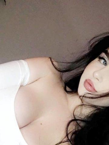 Изабелла Принимаю У Себя фото 2